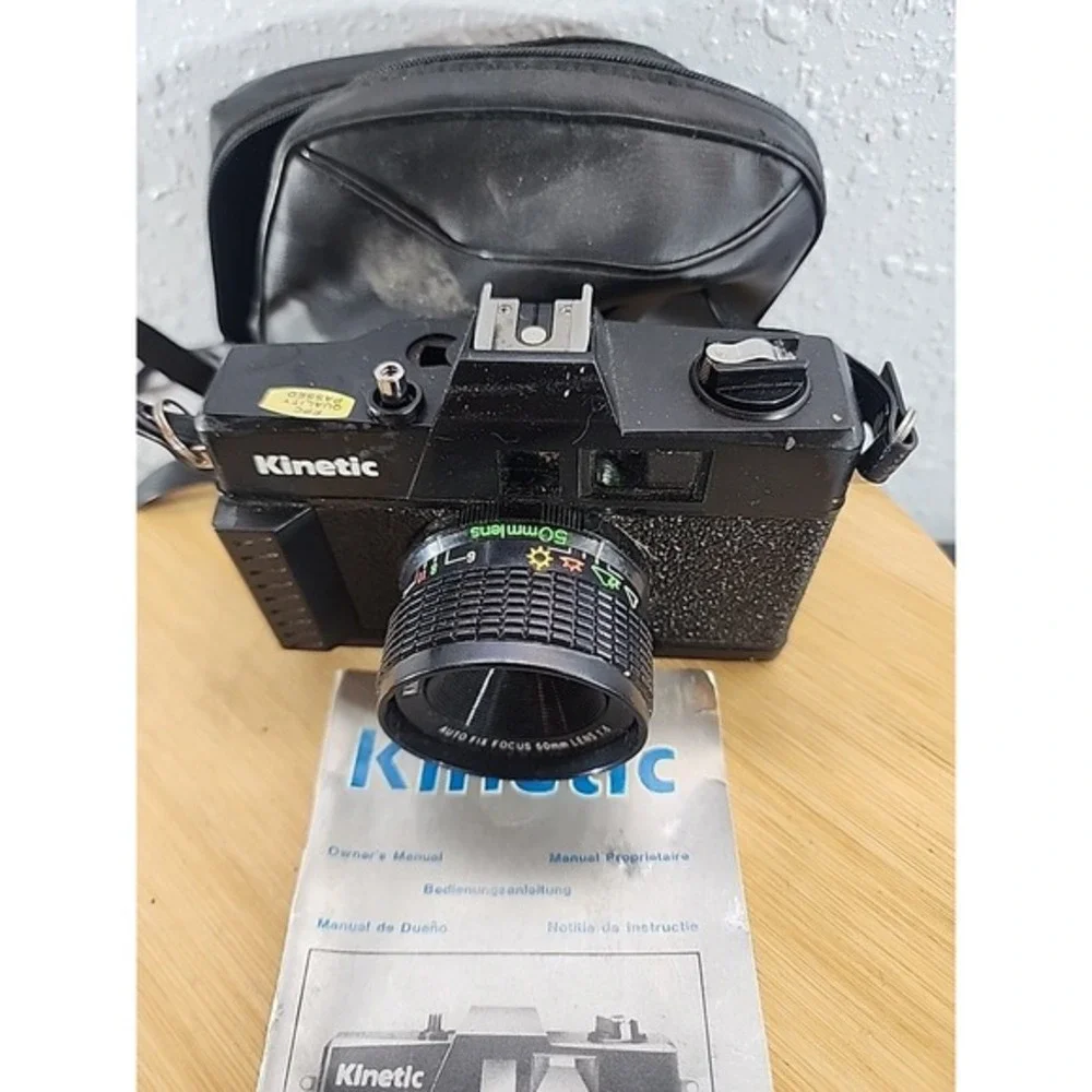 Vintage KINETIC 35mm CAMERA‎ Untested